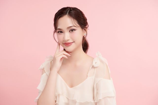 ドレスを着た女性